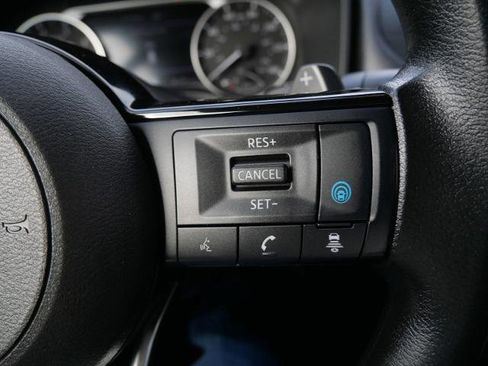 Certified 2022 Nissan Rogue SV image 26