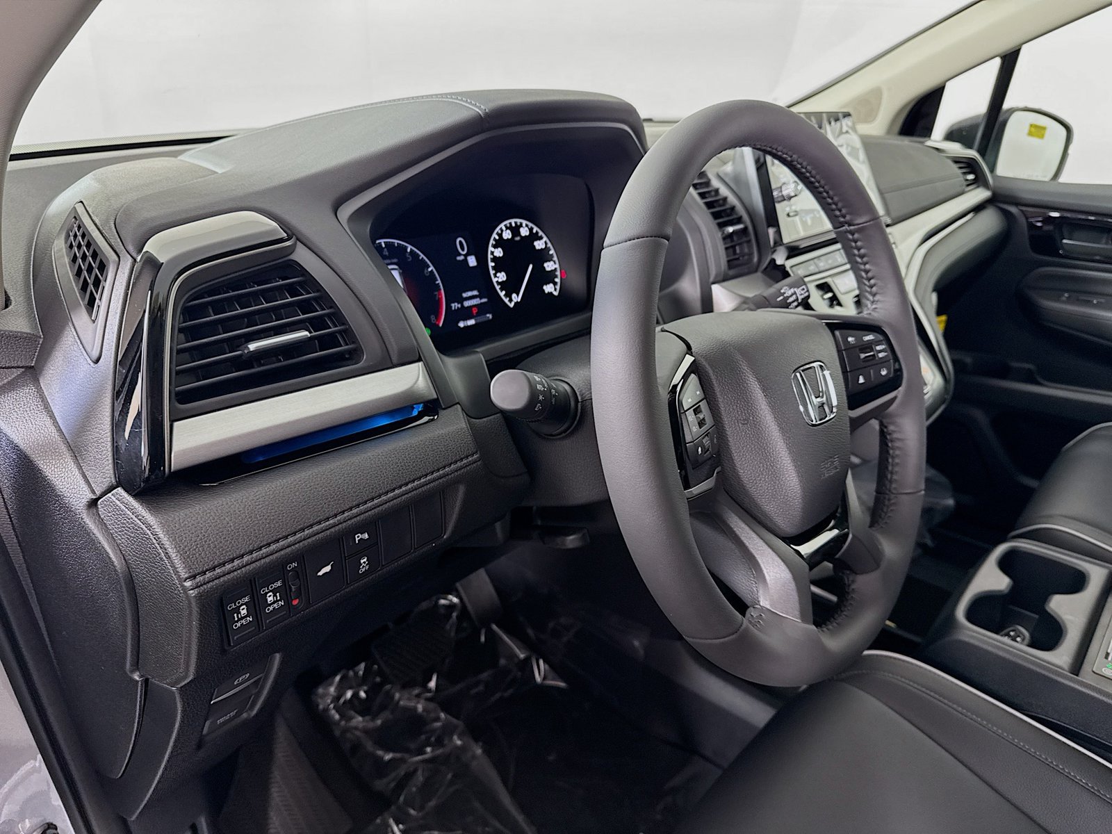 Certified 2026 Honda Odyssey Touring image 17