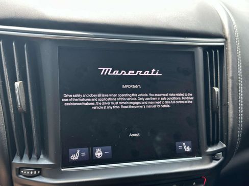 Used 2022 Maserati Levante Modena AWD/4WD image 27