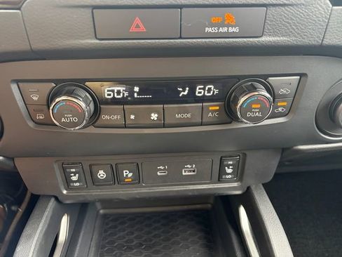 Used 2022 Nissan Frontier SV AWD/4WD image 23