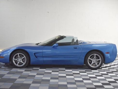 Used 2000 Chevrolet Corvette w/ Memory Pkg image 3