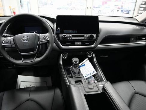 New 2026 Toyota Grand Highlander XLE image 14