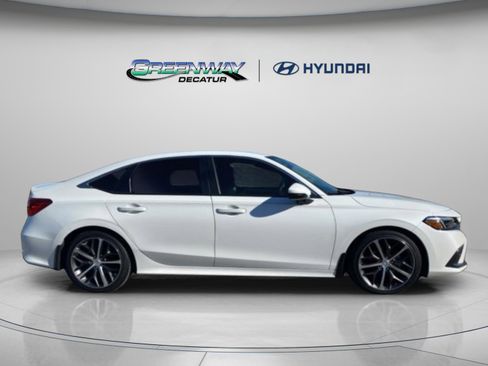 Used 2023 Honda Civic Touring image 9