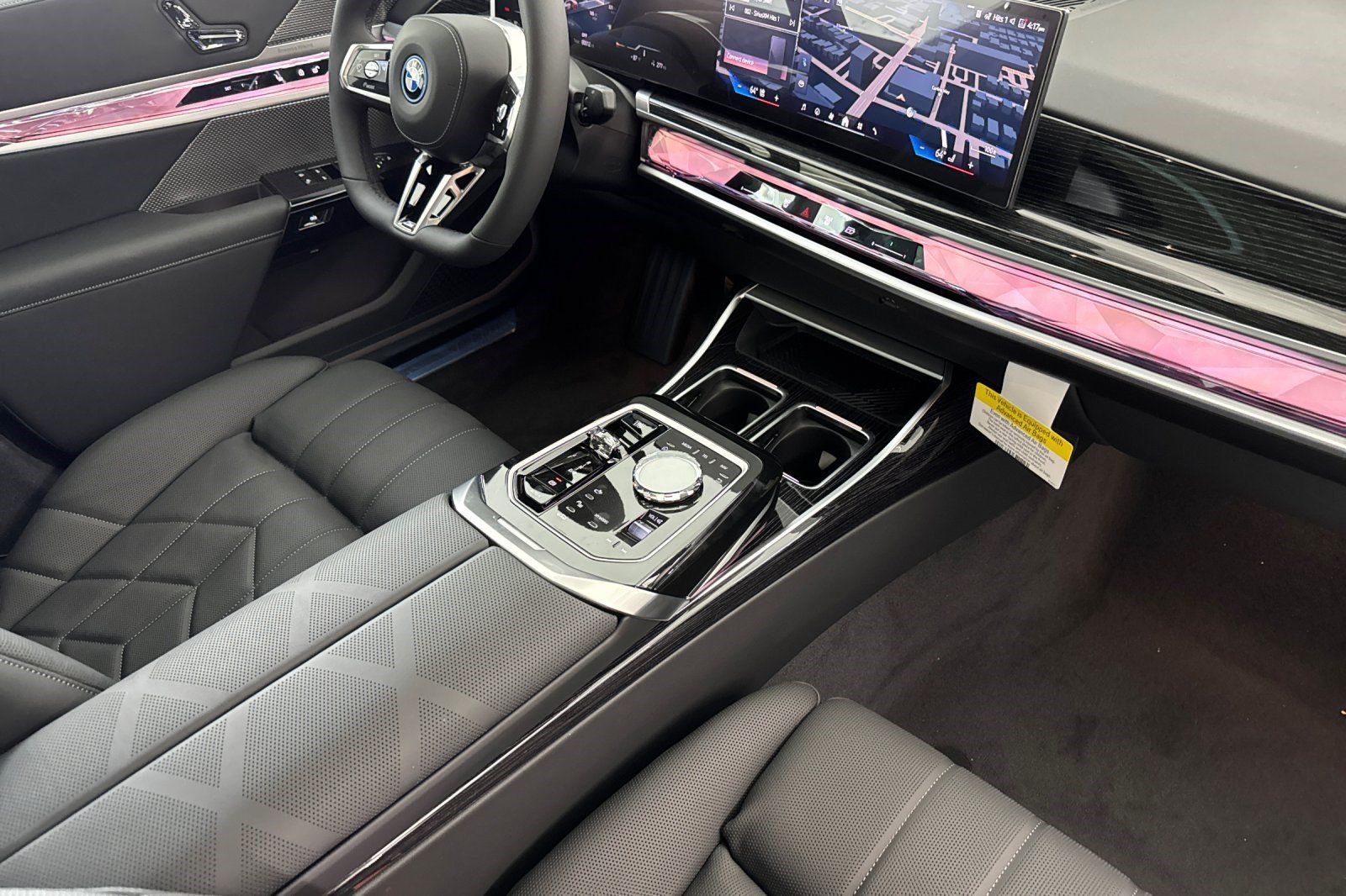 Used 2026 BMW i7 xDrive60 w/ M Sport Package RWD image 28