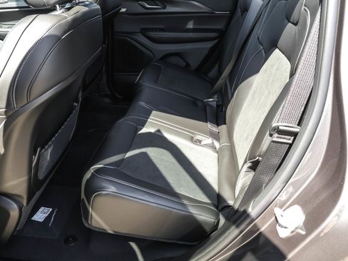 New 2025 Jeep Grand Cherokee Altitude AWD/4WD image 16