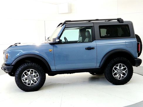 Used 2024 Ford Bronco Badlands image 3