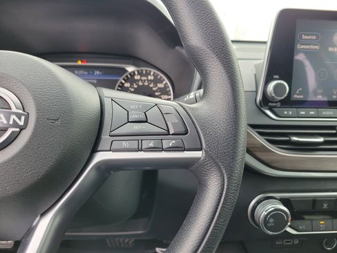 Used 2024 Nissan Altima 2.5 SV image 30