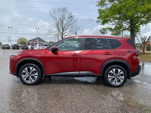 Used 2023 Nissan Rogue SV w/ SV Premium B Package image 5