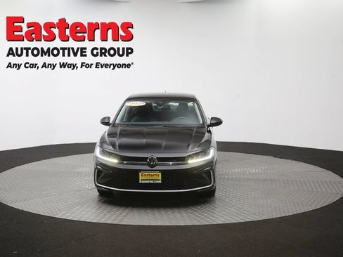 Used 2025 Volkswagen Jetta SE FWD image 53