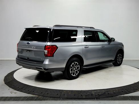 Used 2023 Ford Expedition Max XLT image 7