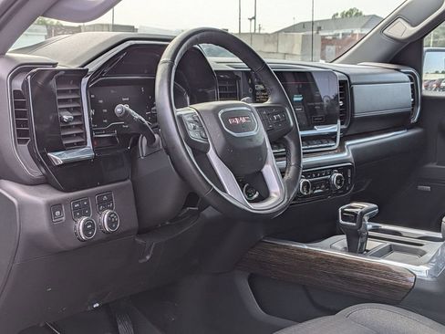 Used 2024 GMC Sierra 1500 Elevation w/ Preferred Package AWD/4WD image 9