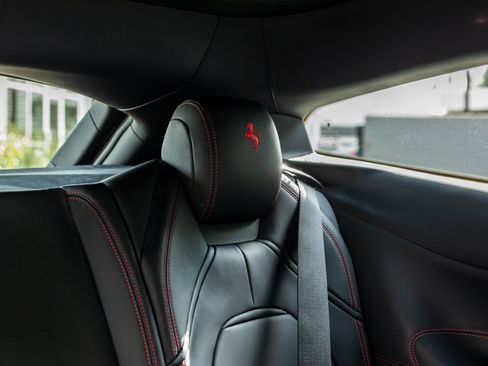 Used 2018 Ferrari GTC4Lusso T RWD image 42
