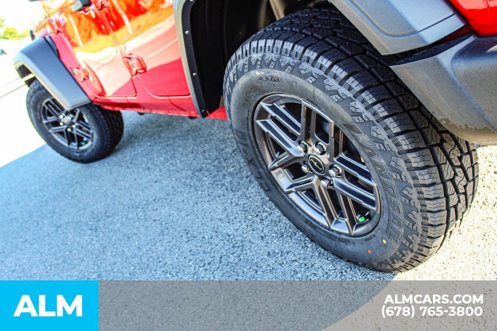 Used 2025 Jeep Wrangler Unlimited Sport AWD/4WD image 14