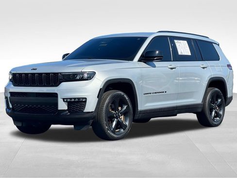 Used 2024 Jeep Grand Cherokee L Limited w/ Black Appearance Package AWD/4WD image 3