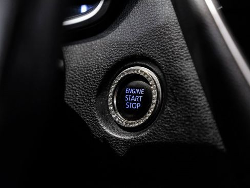 Used 2020 Toyota Corolla XLE image 31