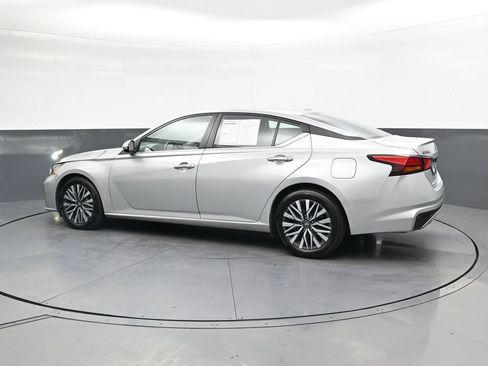 Used 2023 Nissan Altima 2.5 SV FWD image 8
