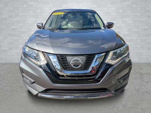 Used 2017 Nissan Rogue S image 3