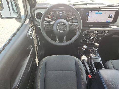Used 2024 Jeep Wrangler Unlimited Sport AWD/4WD image 7