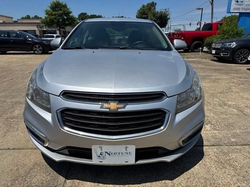 Used 2016 Chevrolet Cruze LT FWD image 2