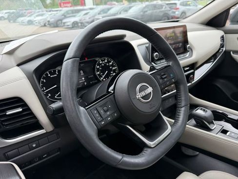 Used 2023 Nissan Rogue SL AWD/4WD image 5