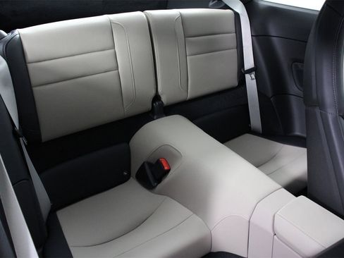 Used 2025 Porsche 911 Carrera image 31