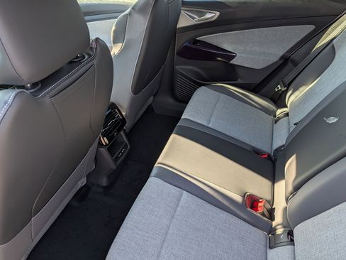 New 2026 Volkswagen ID.4 Pro image 6