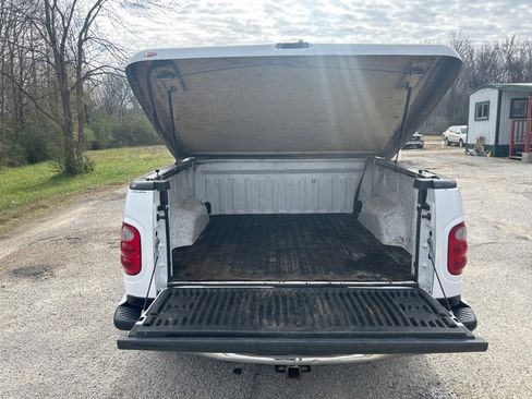 Used 2001 Ford F150 Lariat image 27