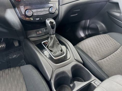 Used 2019 Nissan Rogue SV AWD/4WD image 24