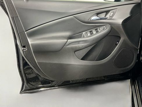 Used 2018 Chevrolet Volt LT w/ Comfort Package FWD image 17