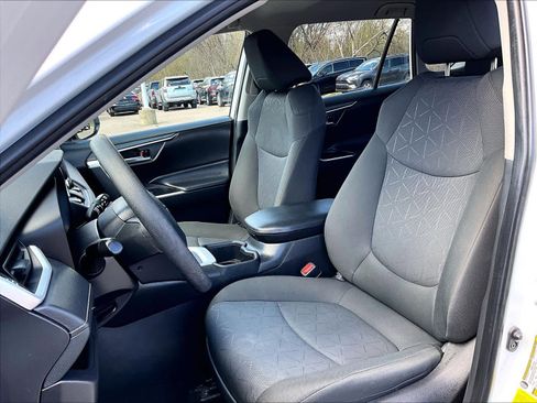 Used 2024 Toyota RAV4 XLE FWD image 10