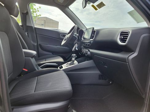 New 2026 Hyundai Venue SE FWD image 11