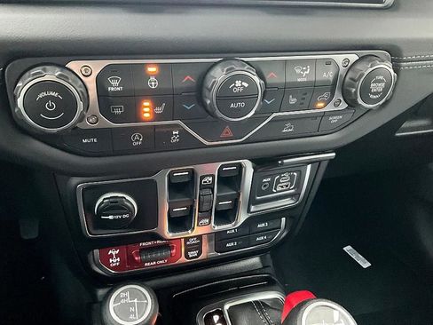 New 2026 Jeep Wrangler Unlimited Rubicon AWD/4WD image 20