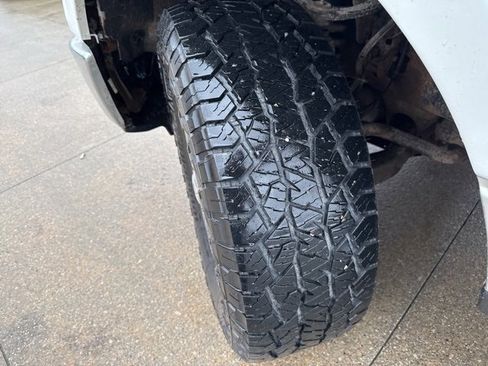 Used 2012 Ford F150 XLT w/ XLT Chrome Pkg image 42