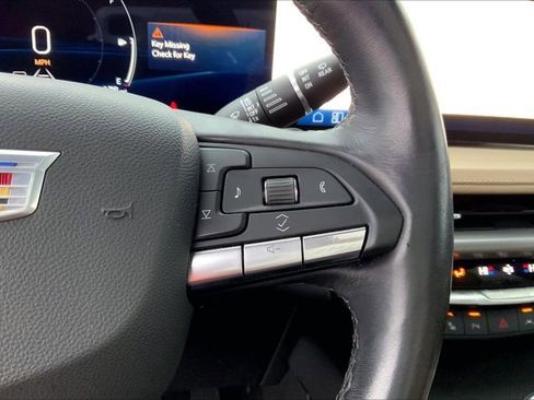 Used 2024 Cadillac XT4 Luxury w/ Cold Weather Package image 19