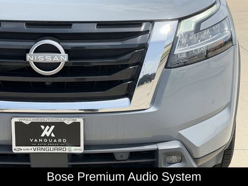 Used 2023 Nissan Pathfinder Platinum w/ Lighting Package (N92) AWD/4WD image 4