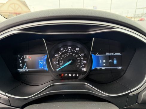 Used 2015 Ford Fusion SE image 25