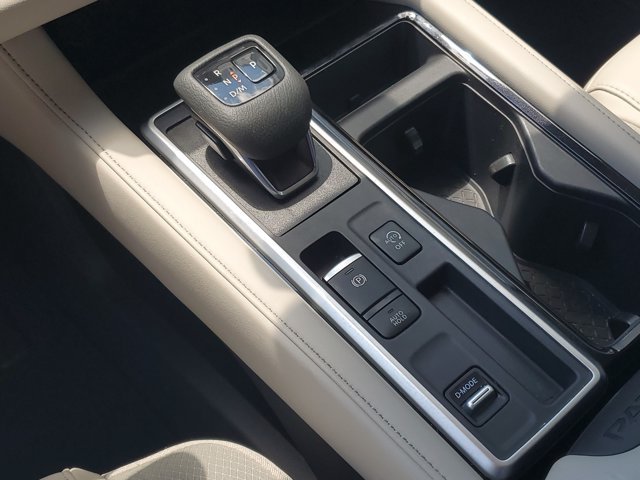 Certified 2025 Nissan Pathfinder SL FWD image 18