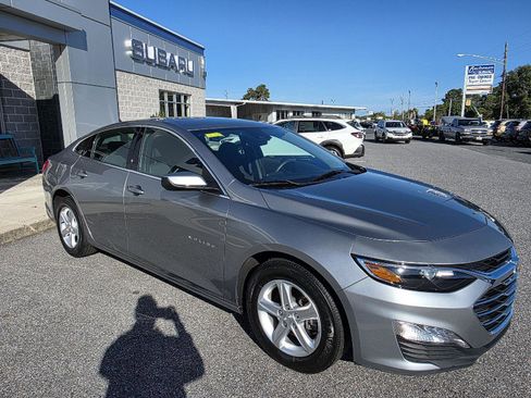 Used 2024 Chevrolet Malibu LT image 3