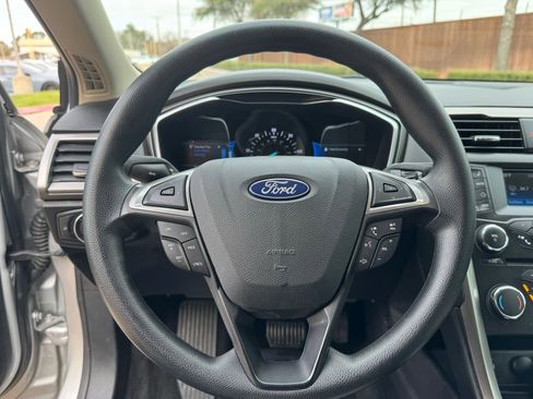 Used 2018 Ford Fusion S image 15