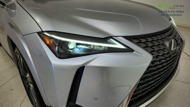 Used 2025 Lexus UX 300h FWD w/ Accessory Package (Z1) image 21