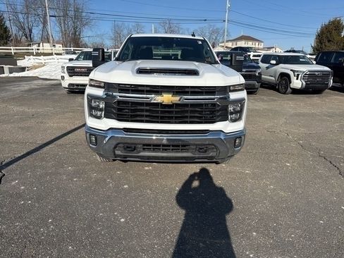 Used 2025 Chevrolet Silverado 2500 LT w/ Convenience Package image 3