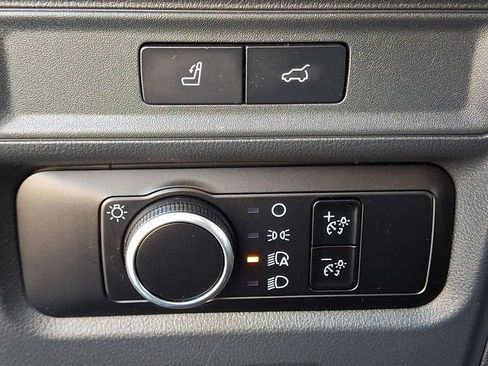 Used 2024 Ford Expedition Max XLT image 26