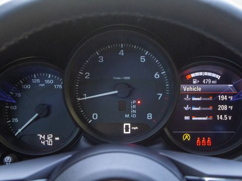 Used 2025 Porsche Macan AWD/4WD image 15
