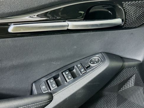 Used 2025 Kia Seltos S image 15