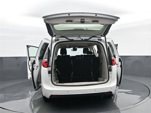 Used 2023 Jeep Renegade Trailhawk image 23