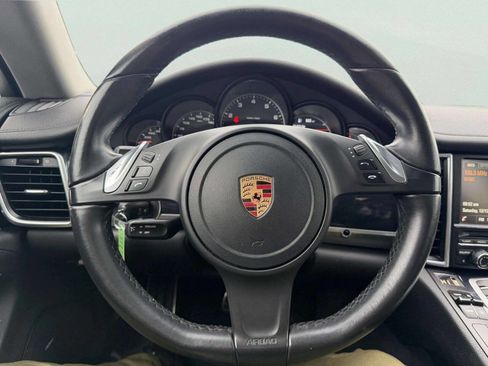 Used 2016 Porsche Panamera 4 Edition image 9