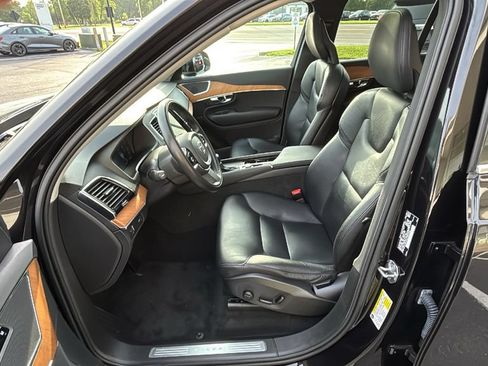Used 2021 Volvo XC90 T6 Momentum w/ Protection Package Premier AWD/4WD image 24