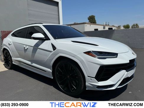 Used 2023 Lamborghini Urus S image 12