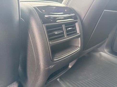 Used 2023 Cadillac XT5 Sportv w/ Technology Package AWD/4WD image 10