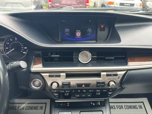 Used 2015 Lexus ES 350 w/ Premium Package FWD image 16